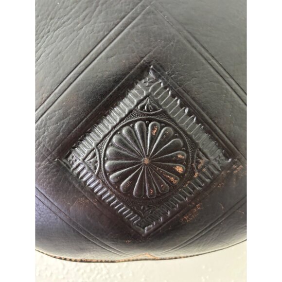 Vintage Handcrafted Black Leather Crossbody Bag With Embossed Design - Picture 13 of 16